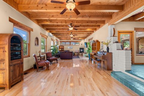 Photo of 704 TYLER Road NW, Los Ranchos, NM 87107 (MLS # 1087787)