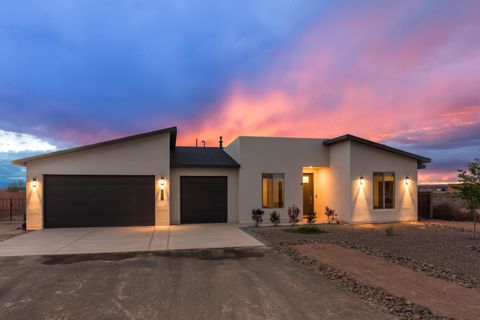 Photo of 609 2nd Street NE, Rio Rancho, NM 87124 (MLS # 1101767)