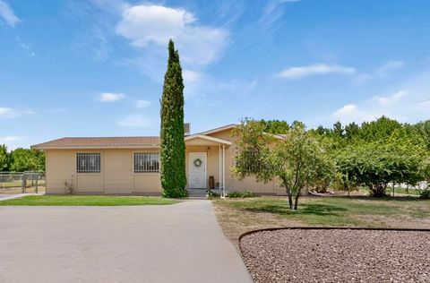 Homes For Sale - 3021 Joe Sanchez Road<br/> Albuquerque, NM 87105