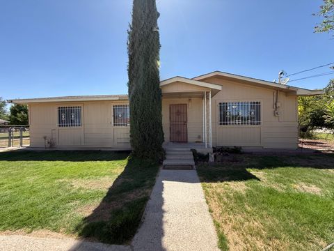 Photo of 3021 Joe Sanchez Road SW, Albuquerque, NM 87105 (MLS # 1105664)