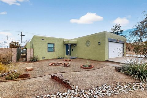 Photo of 512 Valverde Drive SE, Albuquerque, NM 87108 (MLS # 1095074)