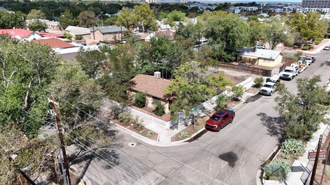 Homes For Sale - 823 5th Street<br/> Albuquerque, NM 87102