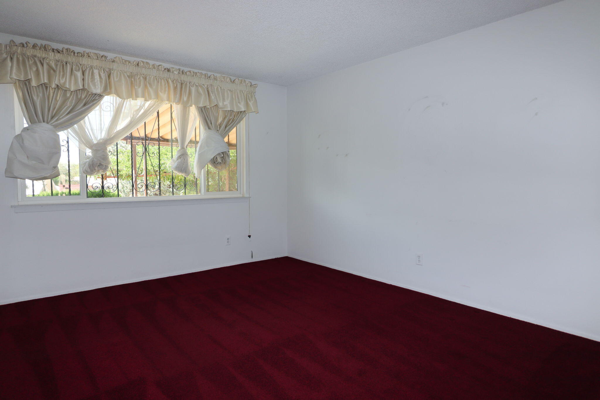 6204 Leslie Place NE