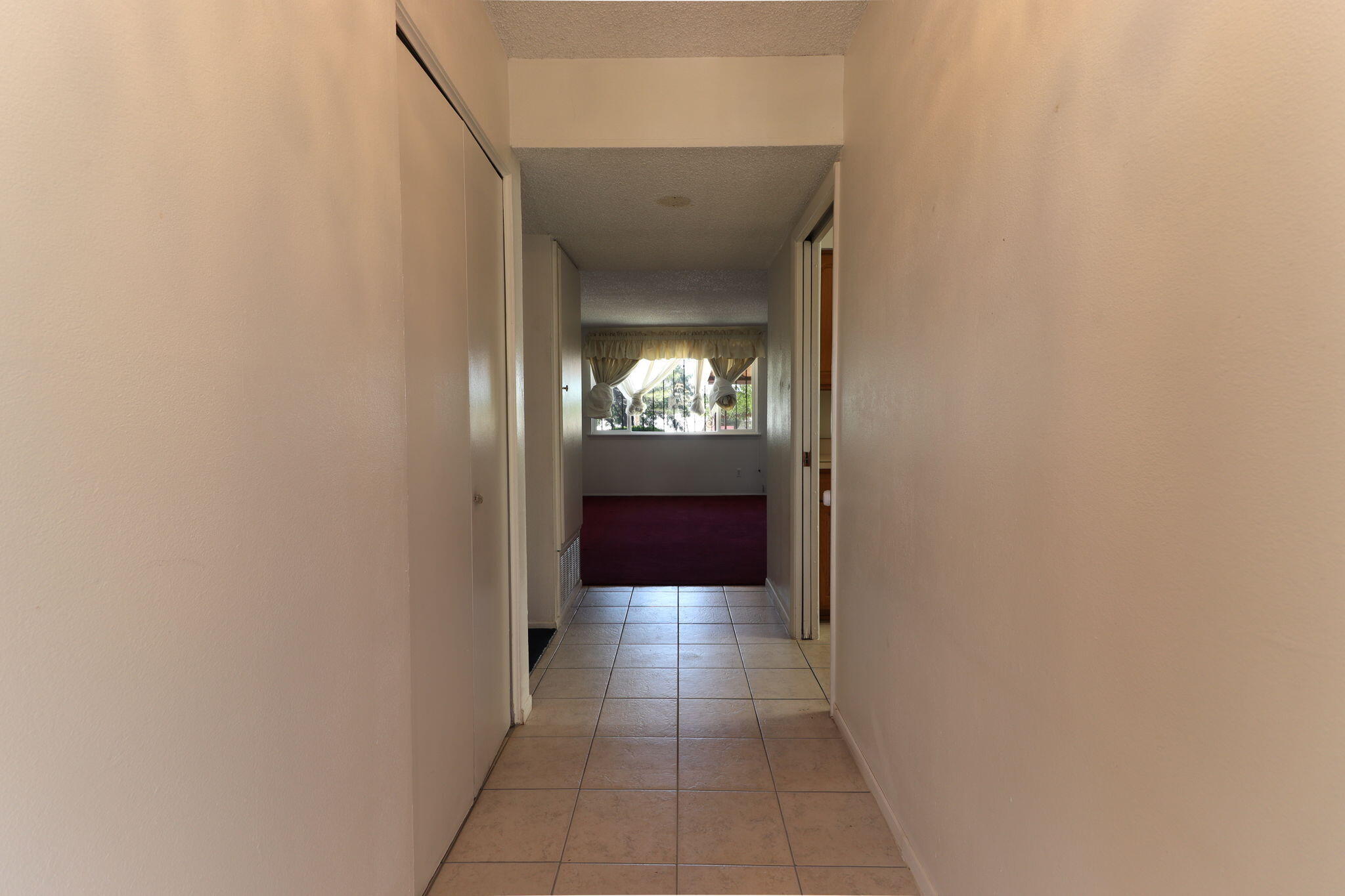 6204 Leslie Place NE