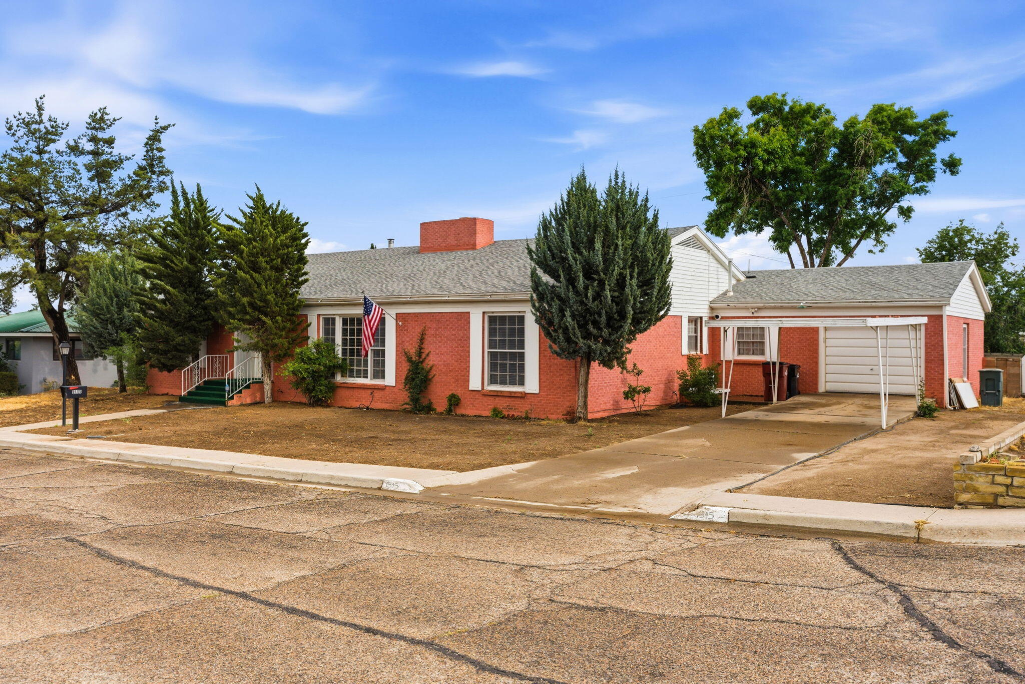 1515 W Reinken Avenue