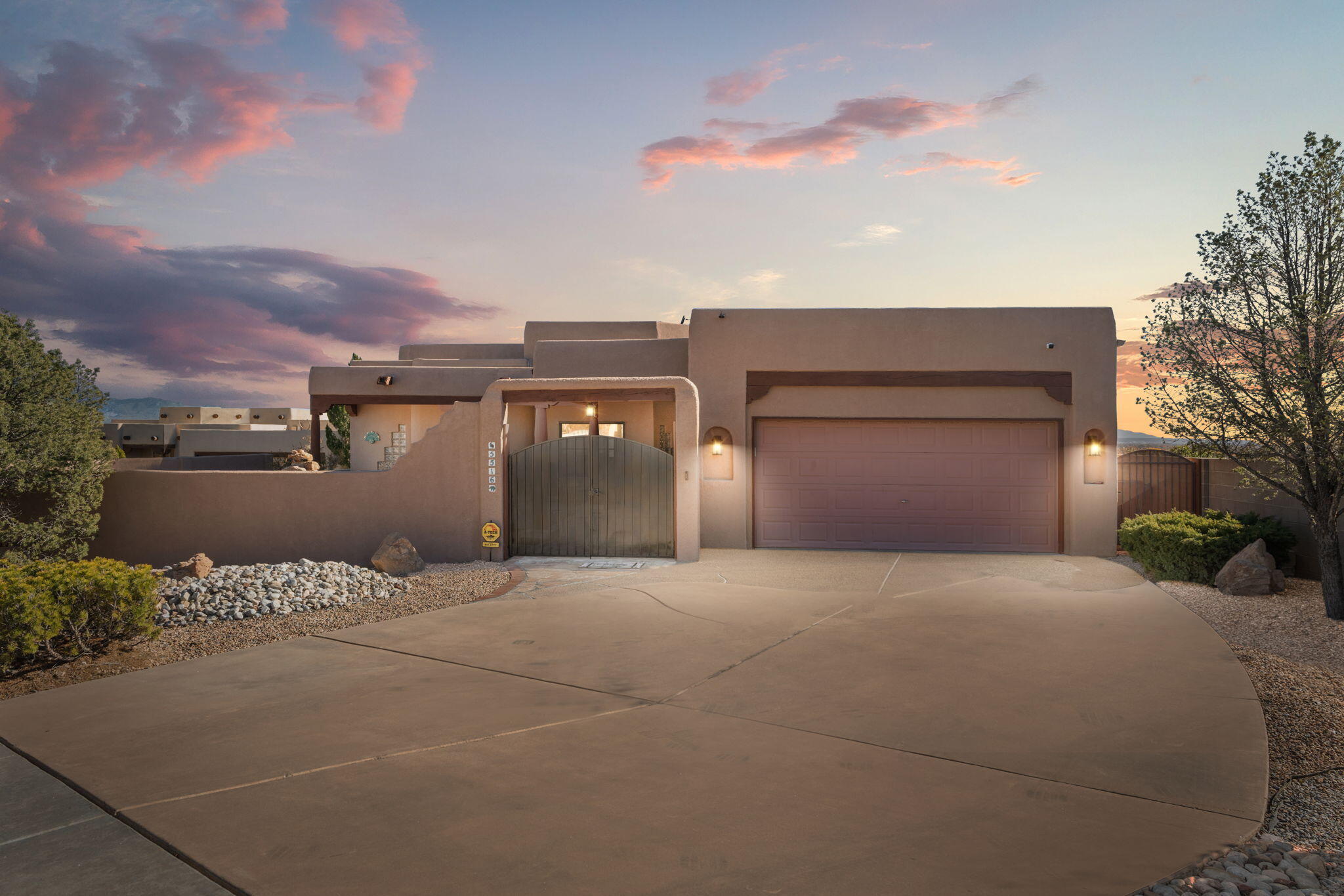 5516 La Colonia Drive, Albuquerque, New Mexico image 1