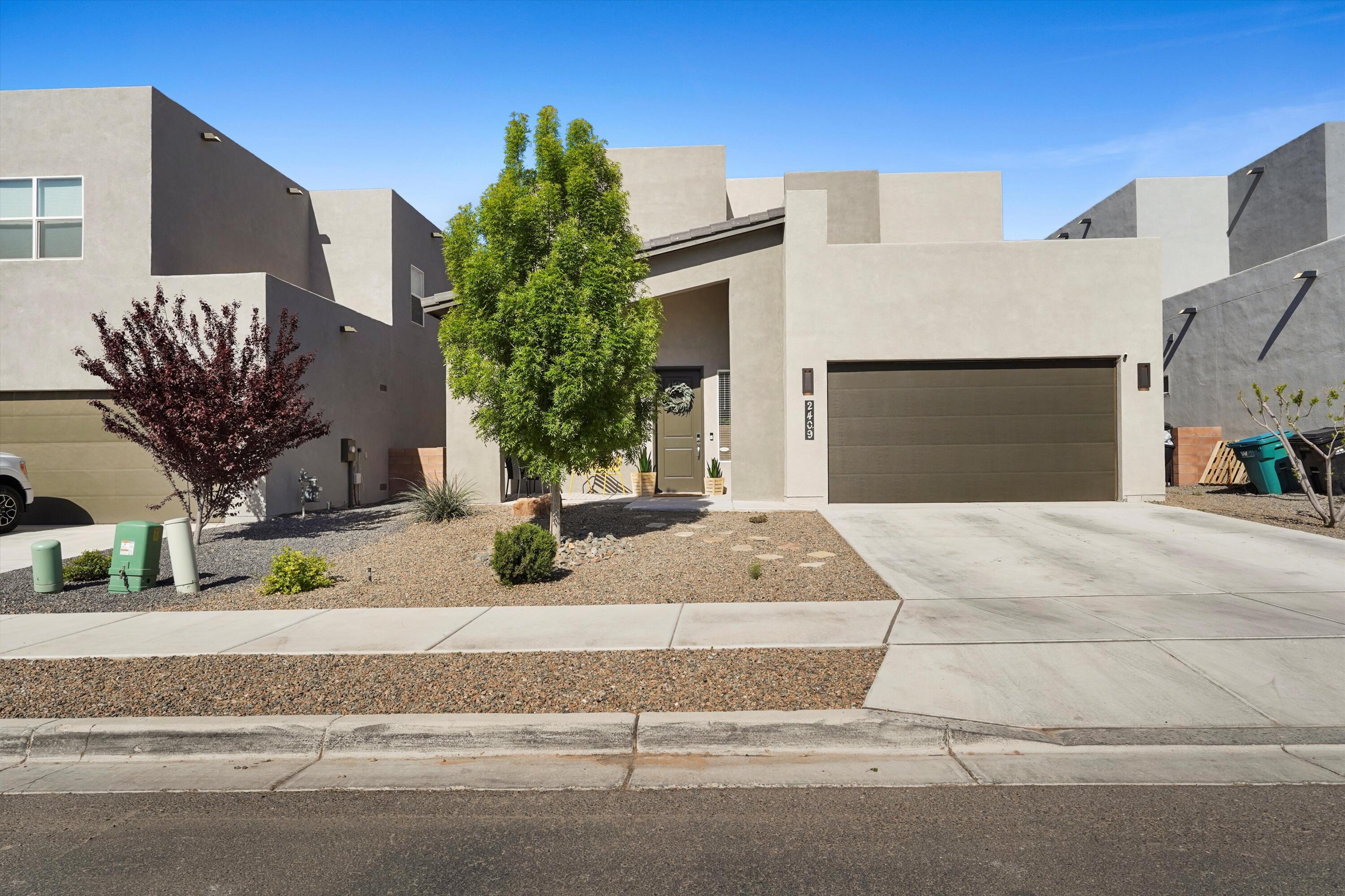 2409 Lynn Road, Rio Rancho, New Mexico image 1