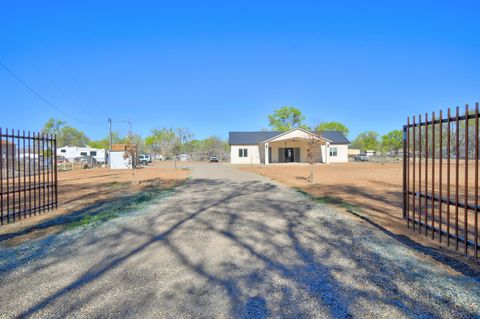 14 Zentner Road Los Lunas NM 87031