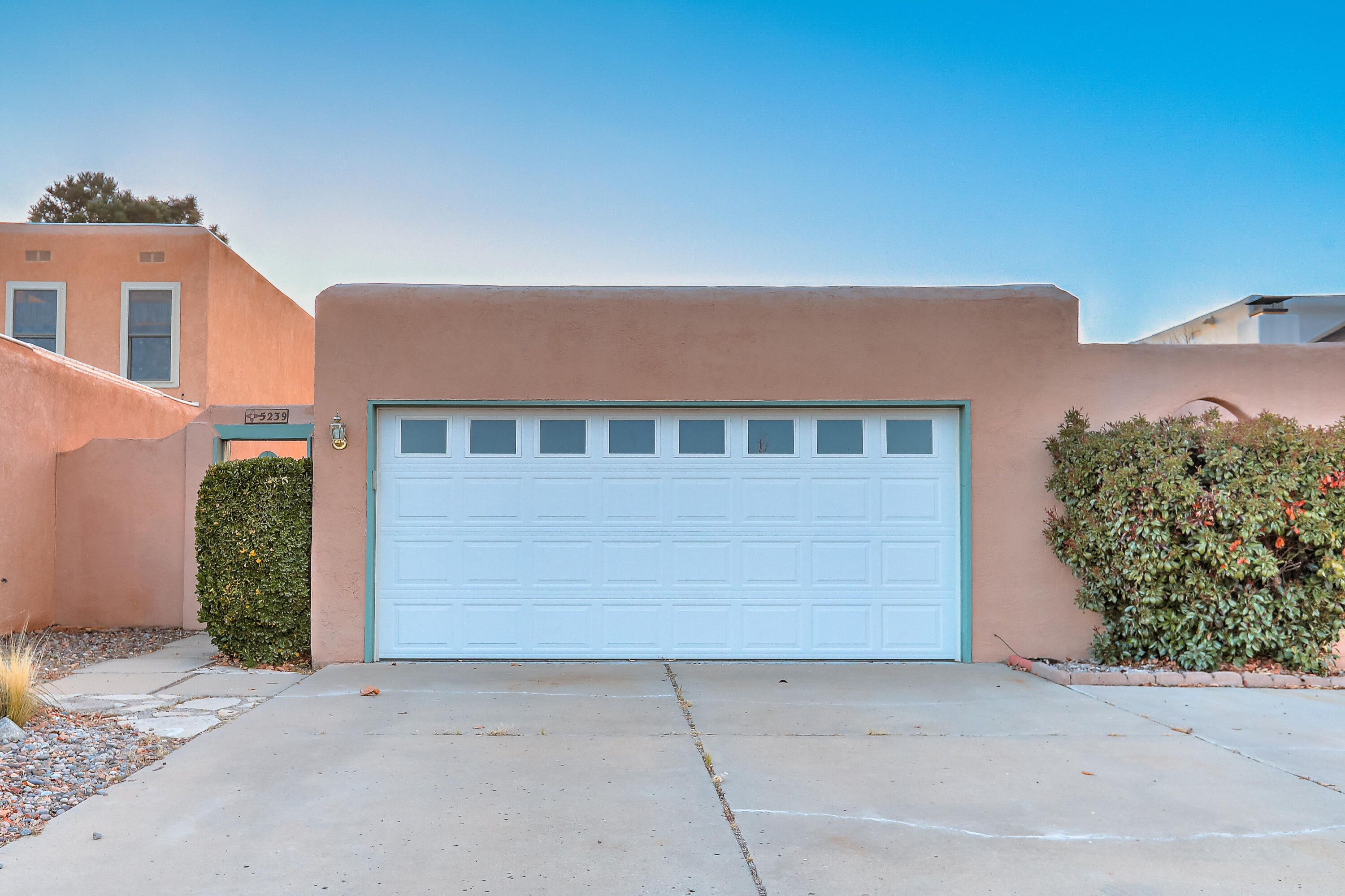 5239 Saratoga Drive NW