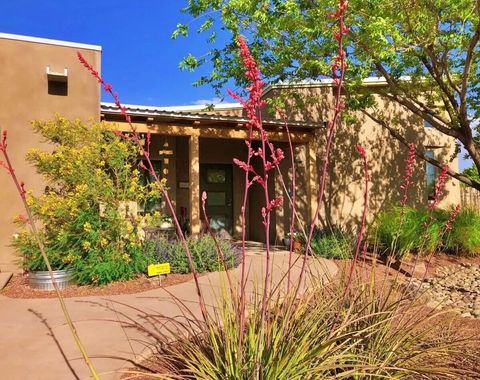 Photo of 4842 Guadalupe Trail NW #C, Albuquerque, NM 87107 (MLS # 1092664)