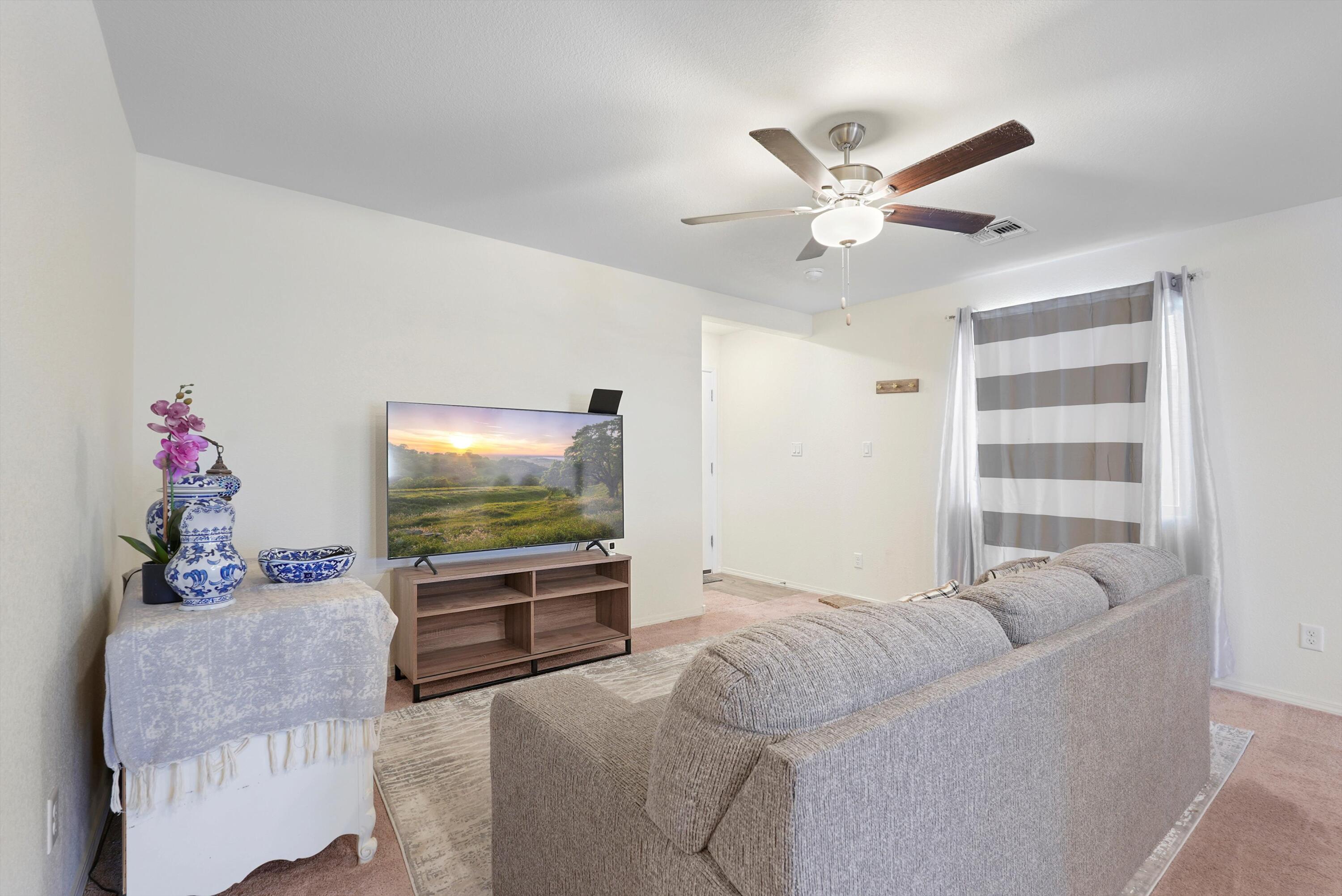 2404 Calle Del Los Claveles, Belen, New Mexico image 8