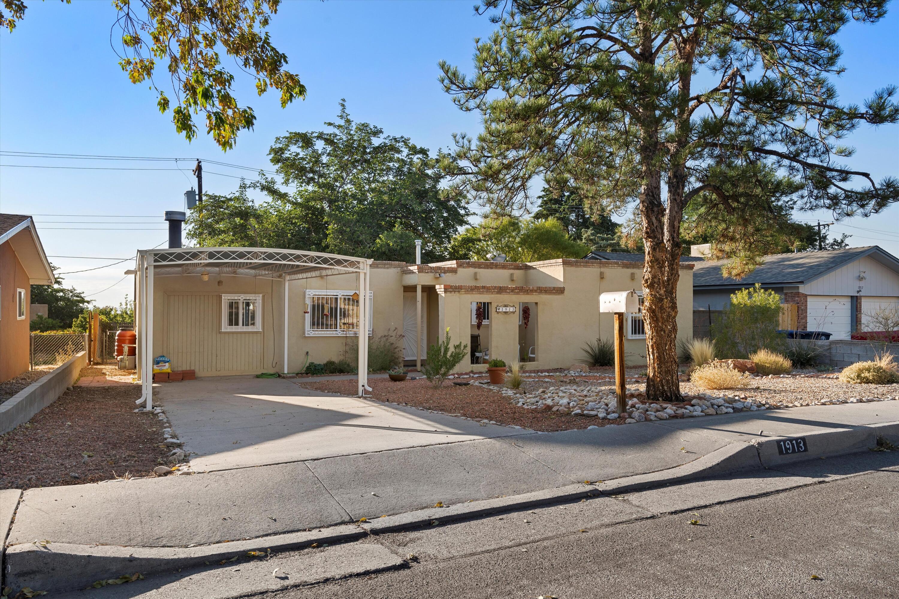 1913 Hamlet Court, Albuquerque, New Mexico image 2