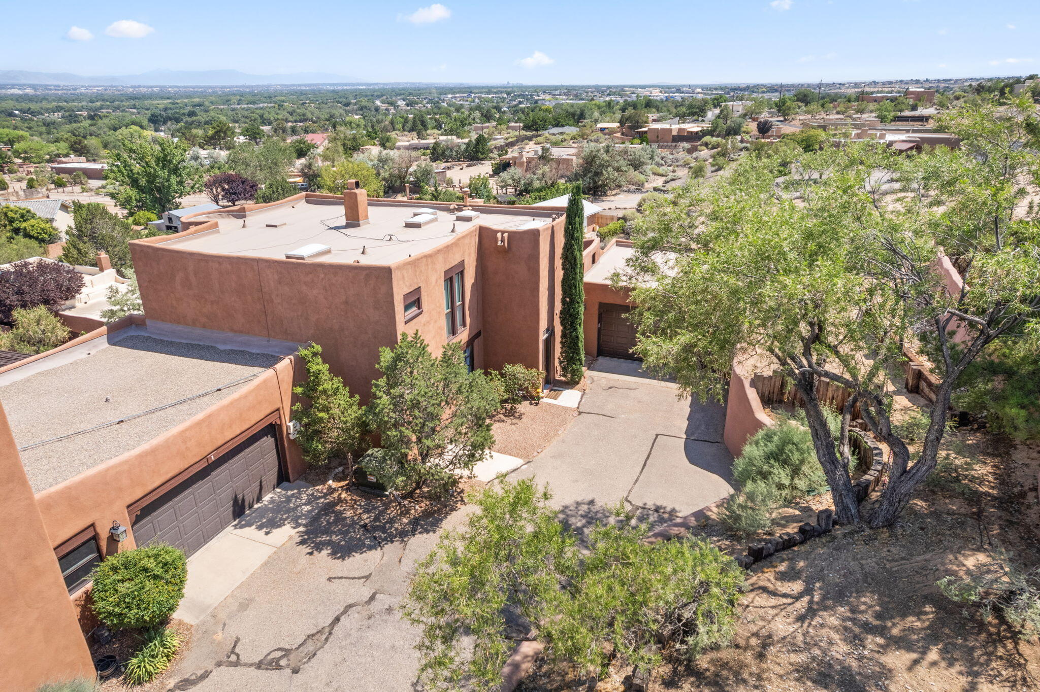 2 Taos Trail S