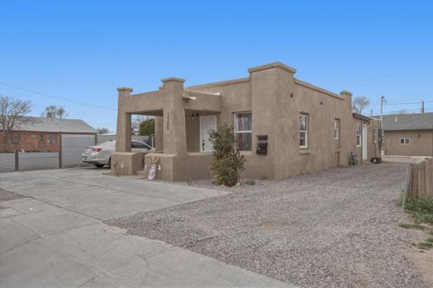 Photo of 1205 Forrester Avenue NW, Albuquerque, NM 87104 (MLS # 1099442)
