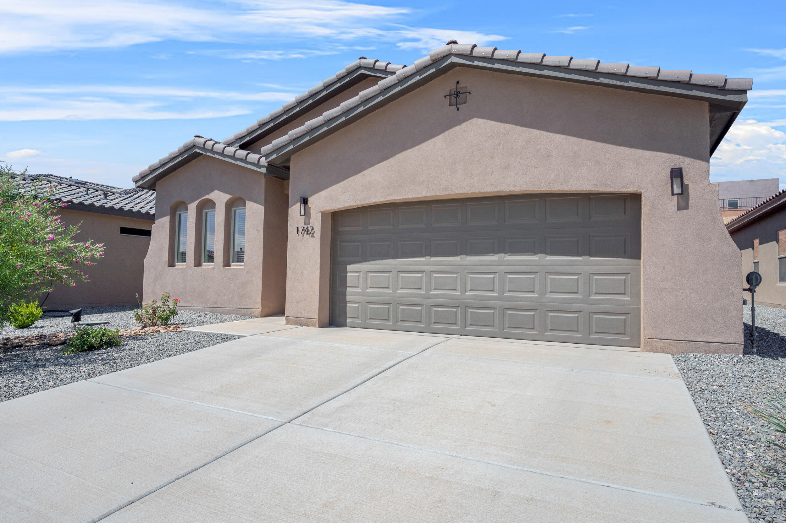 View Los Lunas, NM 87031 house