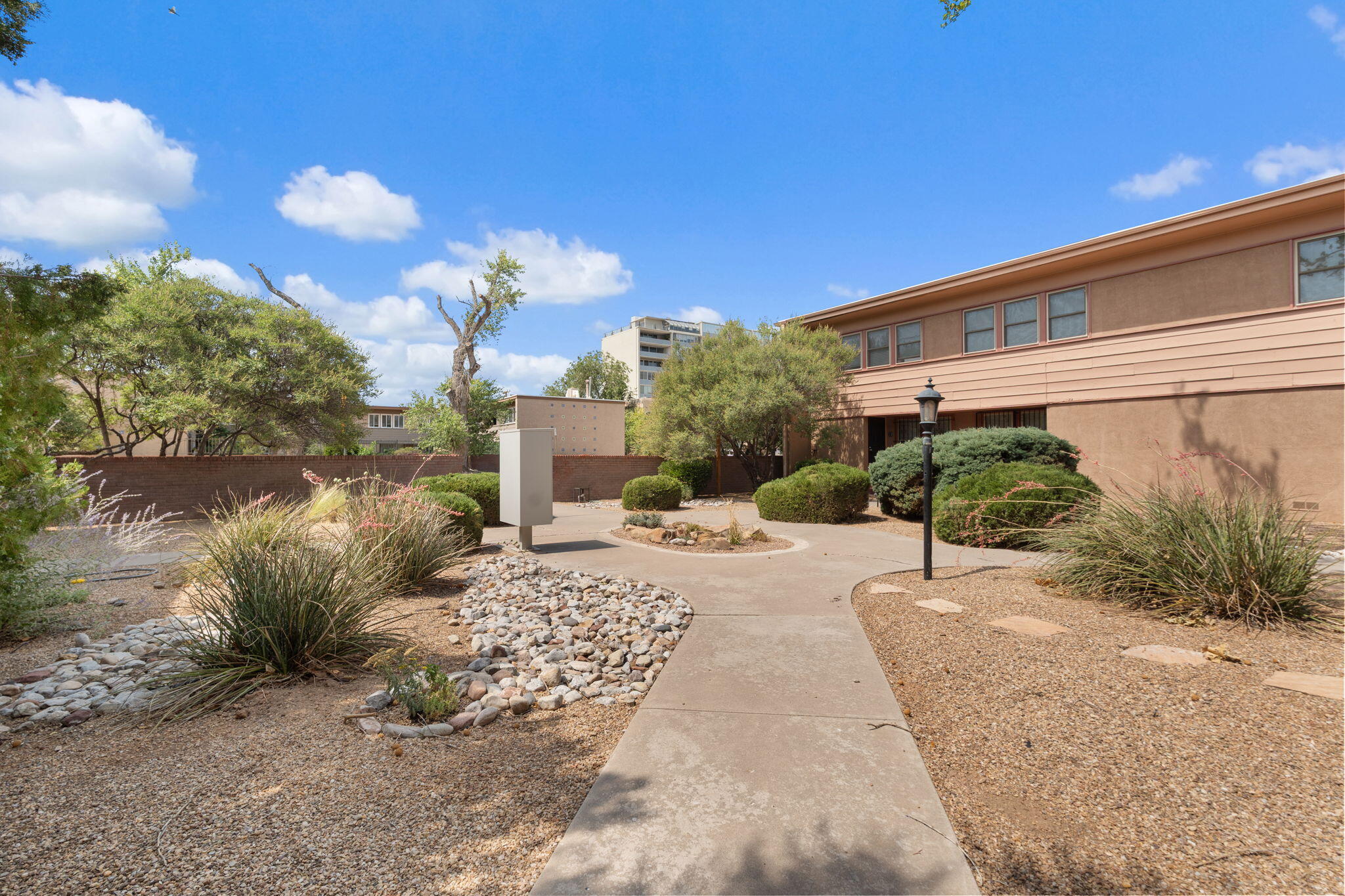 1405 San Carlos Road SW 3