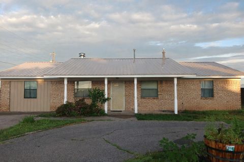 Photo of 215 Holiday Street, Moriarty, NM 87035 (MLS # 1102187)
