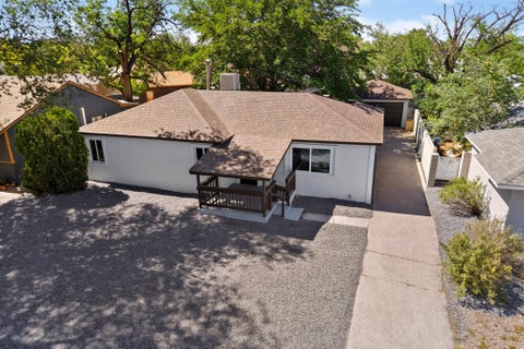 Photo of 6026 Aspen Avenue NE, Albuquerque, NM 87110 (MLS # 1105657)