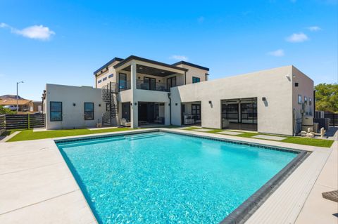 Photo of 1320 Crestview Drive SW, Los Lunas, NM 87031 (MLS # 1104248)