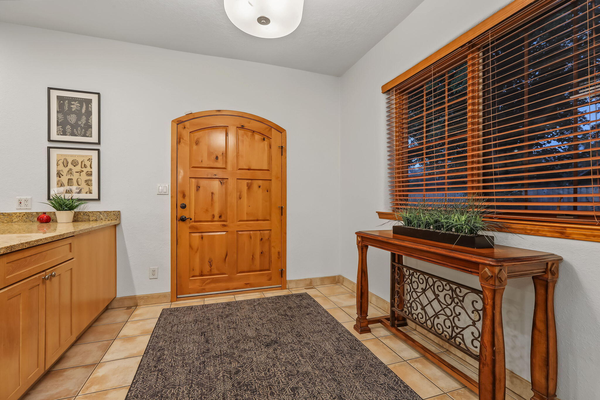 334 Vineyard Road NW