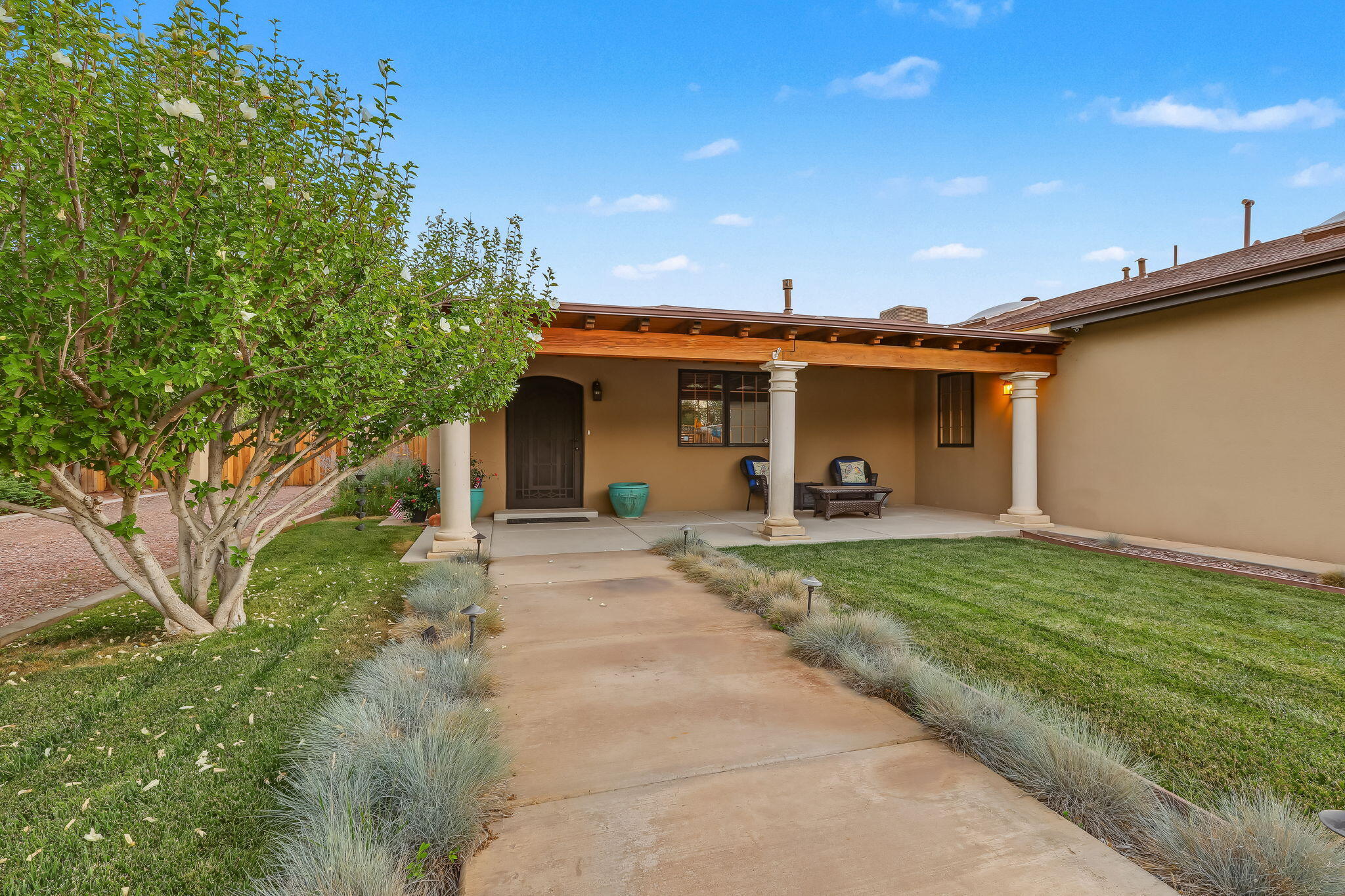 334 Vineyard Road NW
