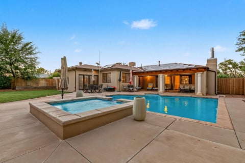 Photo of 334 Vineyard Road NW, Los Ranchos, NM 87107 (MLS # 1106228)