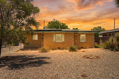 Homes For Sale - 903 Manzano Street<br/> Albuquerque, NM 87110