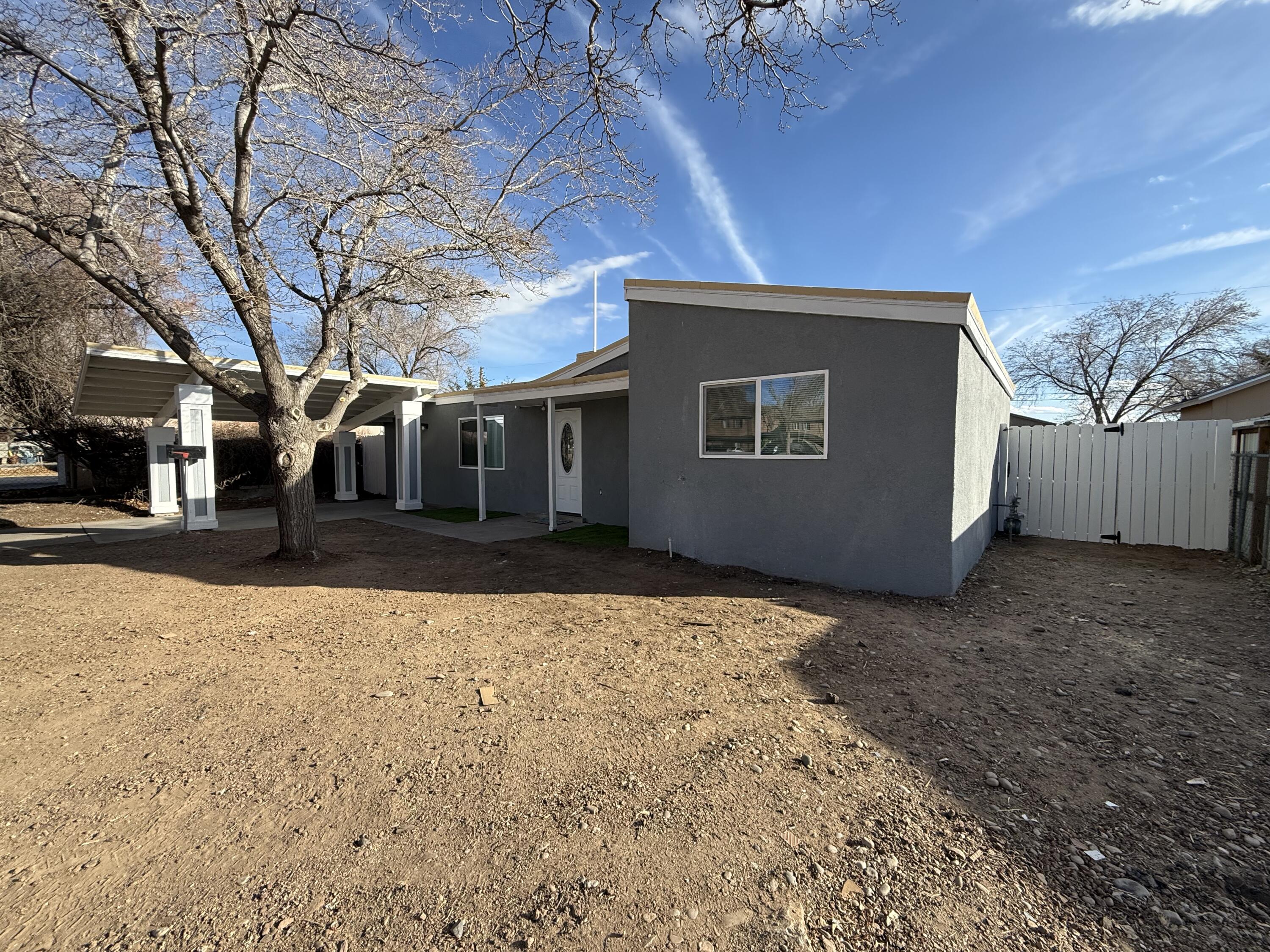 10908 Candelaria Road NE