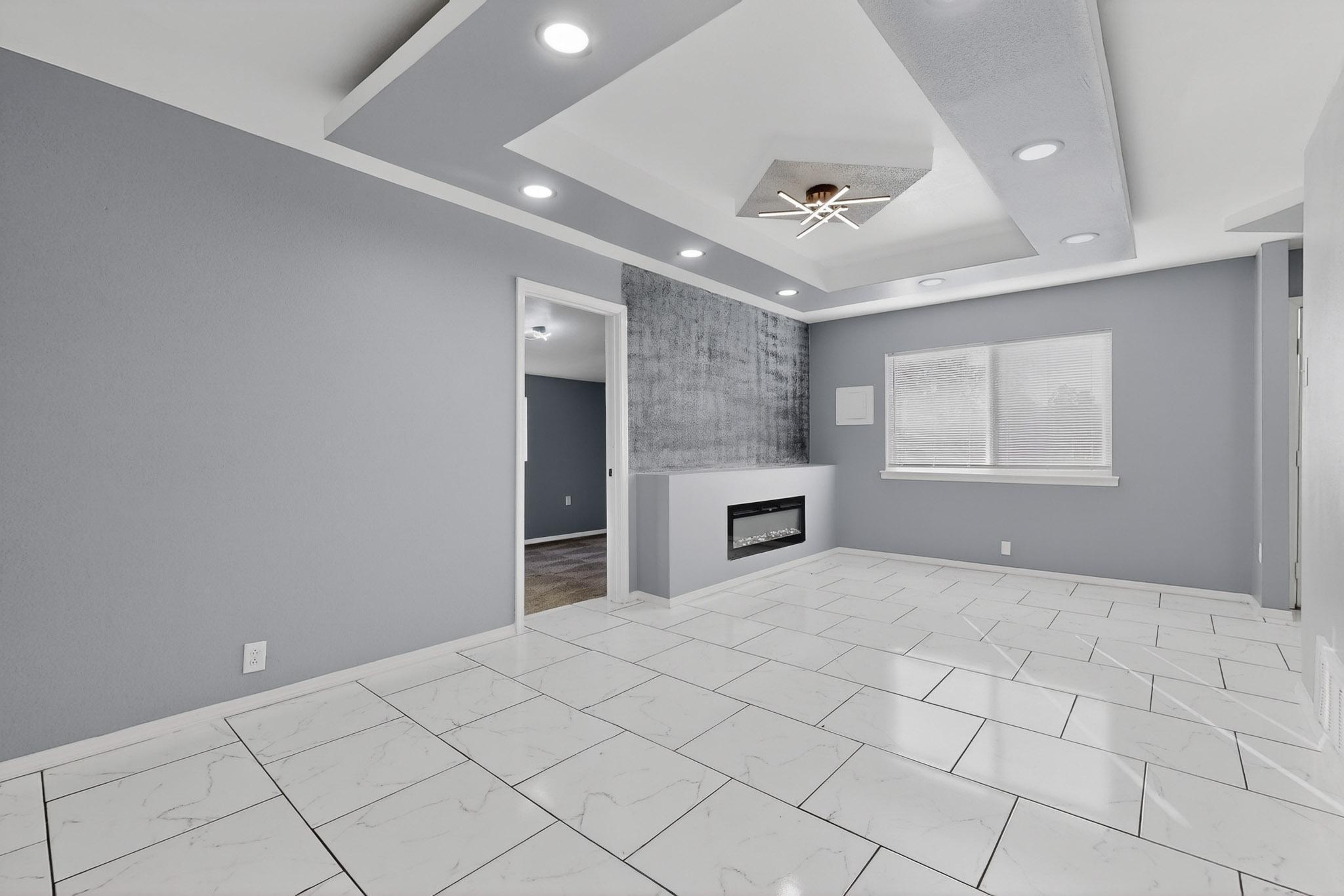 10908 Candelaria Road NE