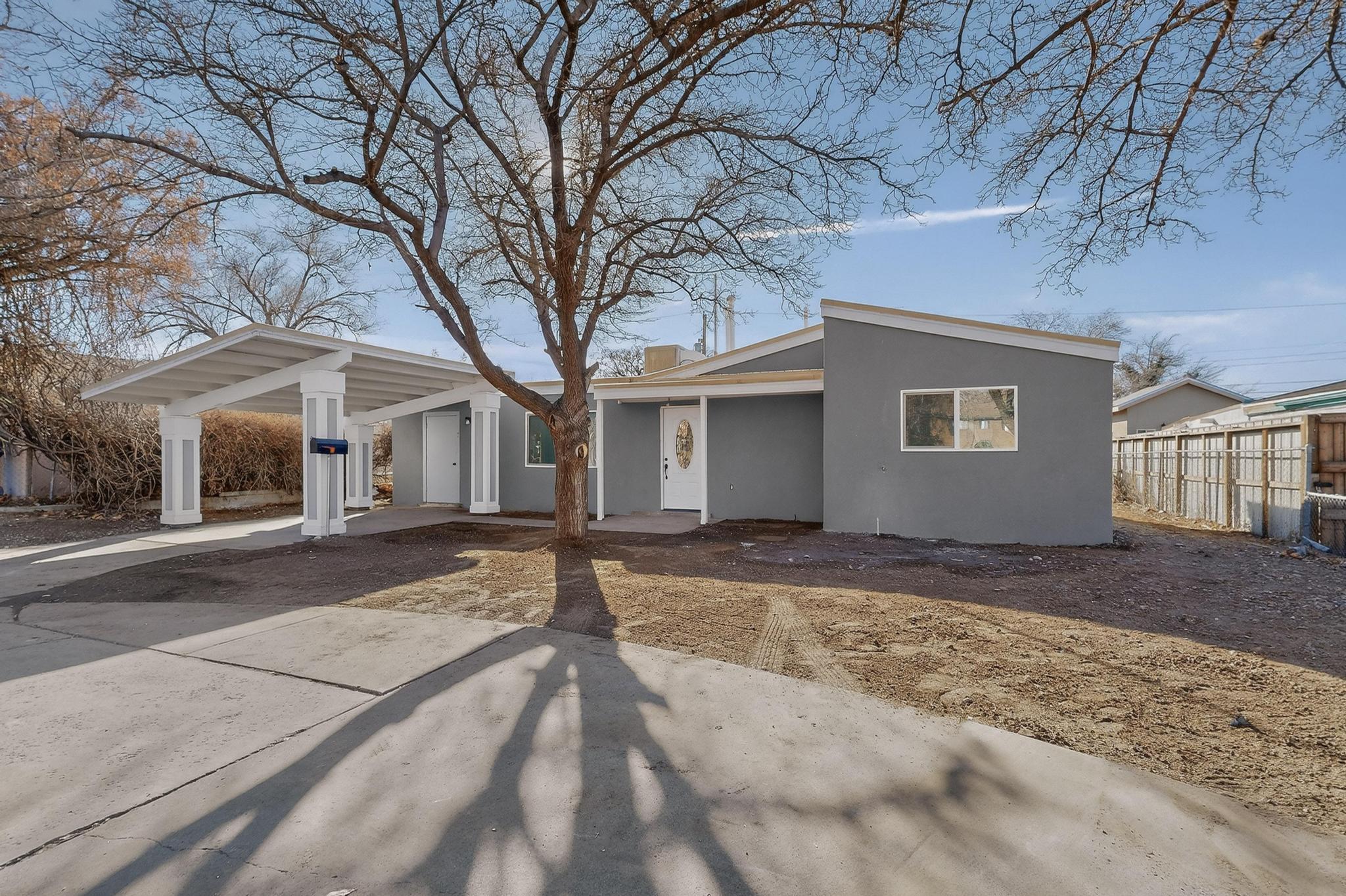 10908 Candelaria Road NE