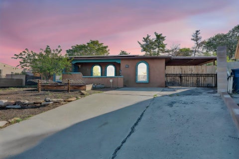 Photo of 712 Tranquilino Court NE, Albuquerque, NM 87102 (MLS # 1111683)