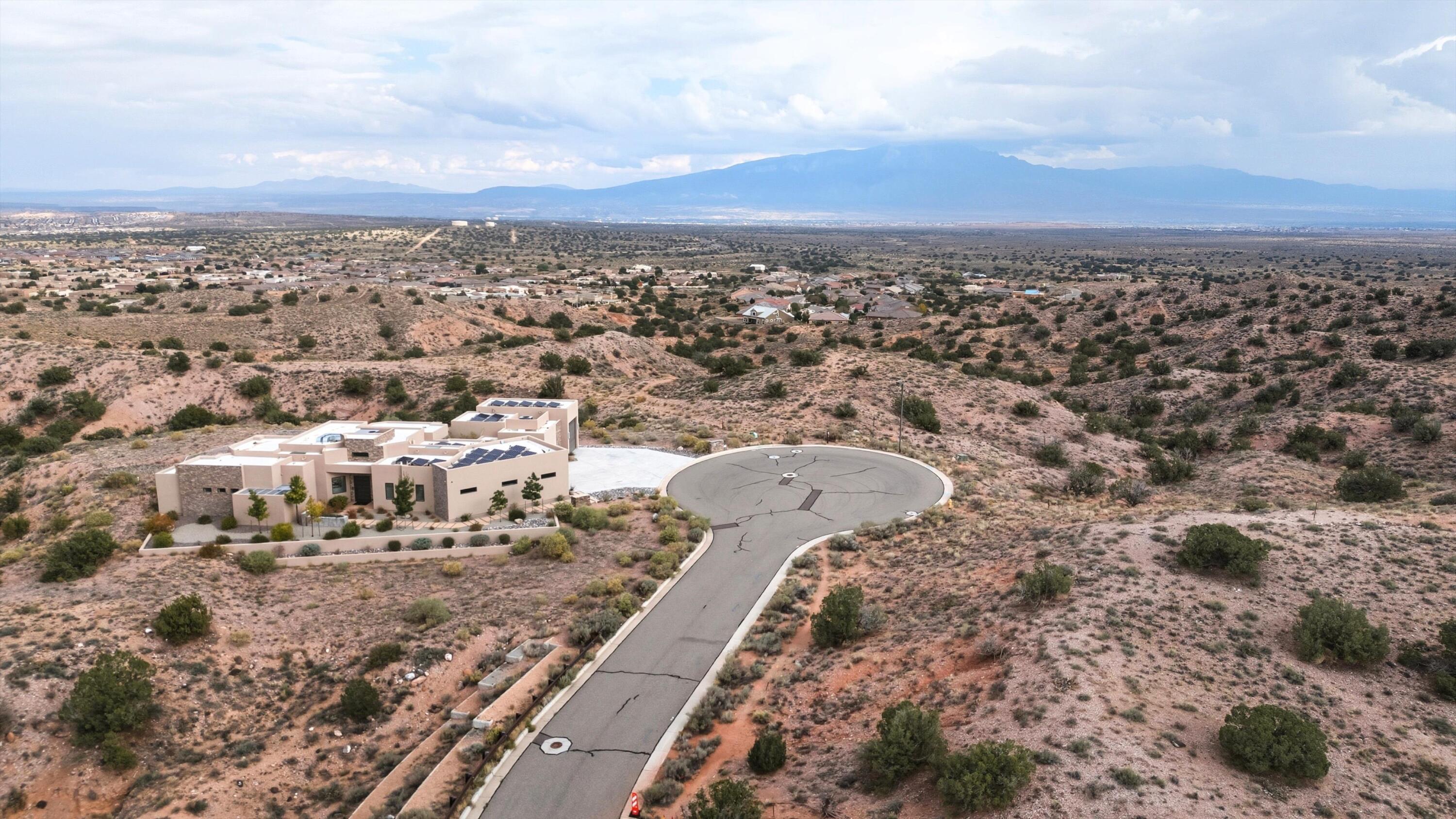 6016 Ridgeline Place NE