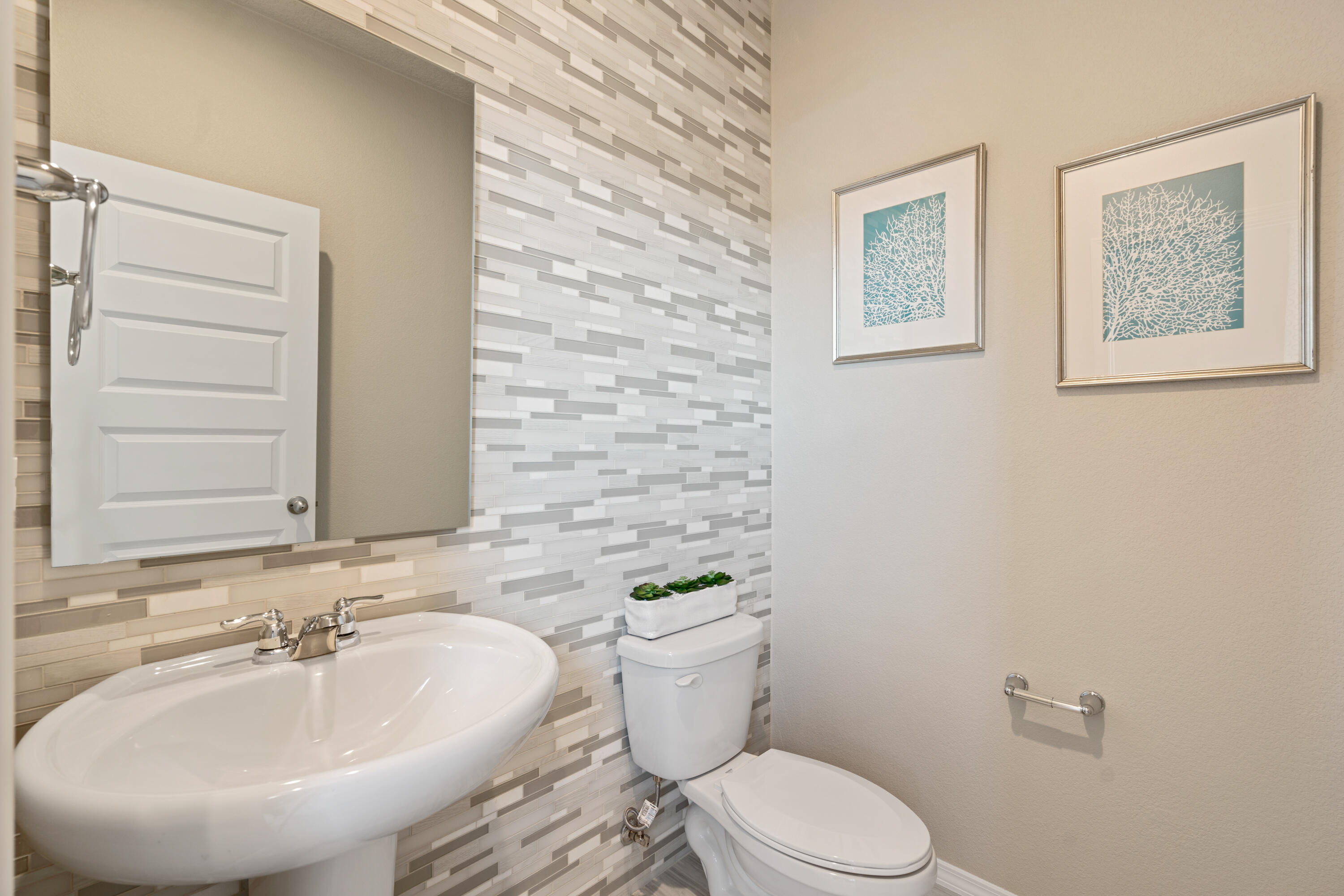 2609 Eglisfield Loop NE