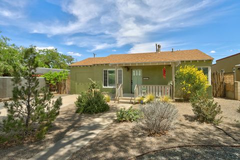 Photo of 316 Washington Street NE, Albuquerque, NM 87108 (MLS # 1102346)
