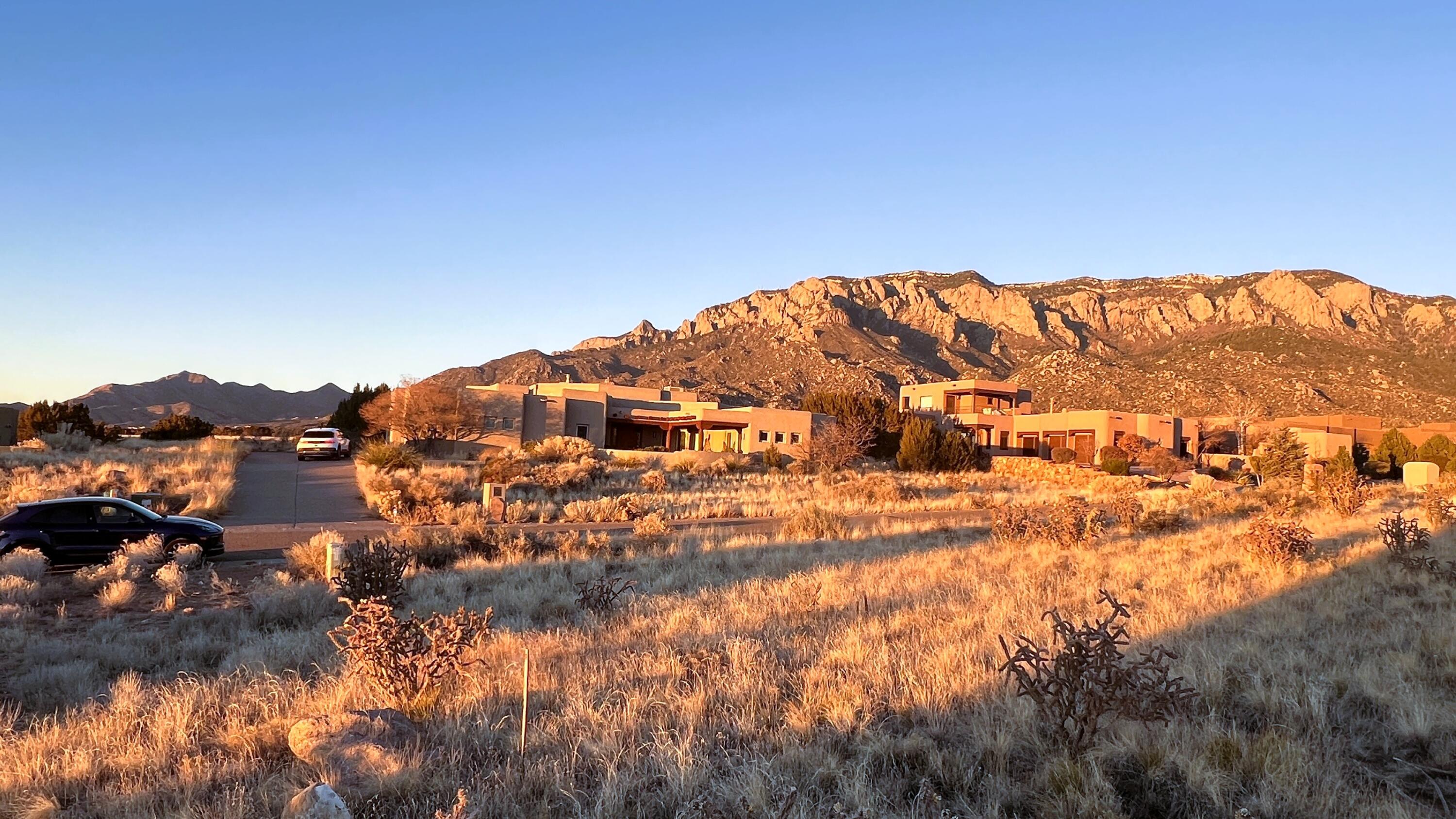 13700 Pino Ridge Place NE