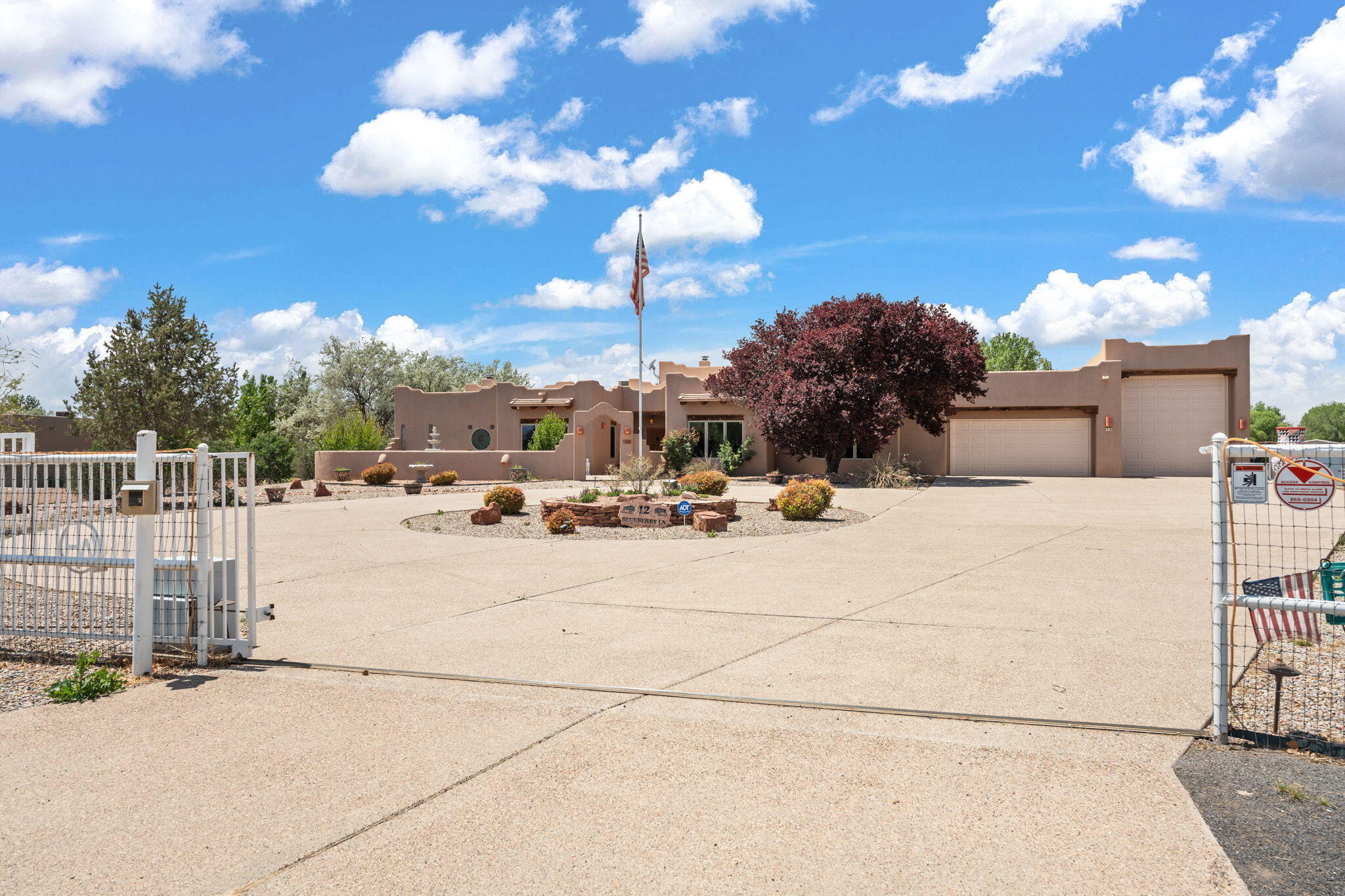 12 Blueberry Lane, Los Lunas, New Mexico image 1