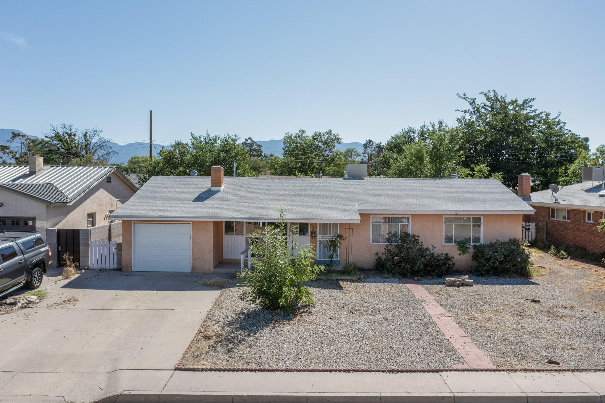 View Albuquerque, NM 87110 house