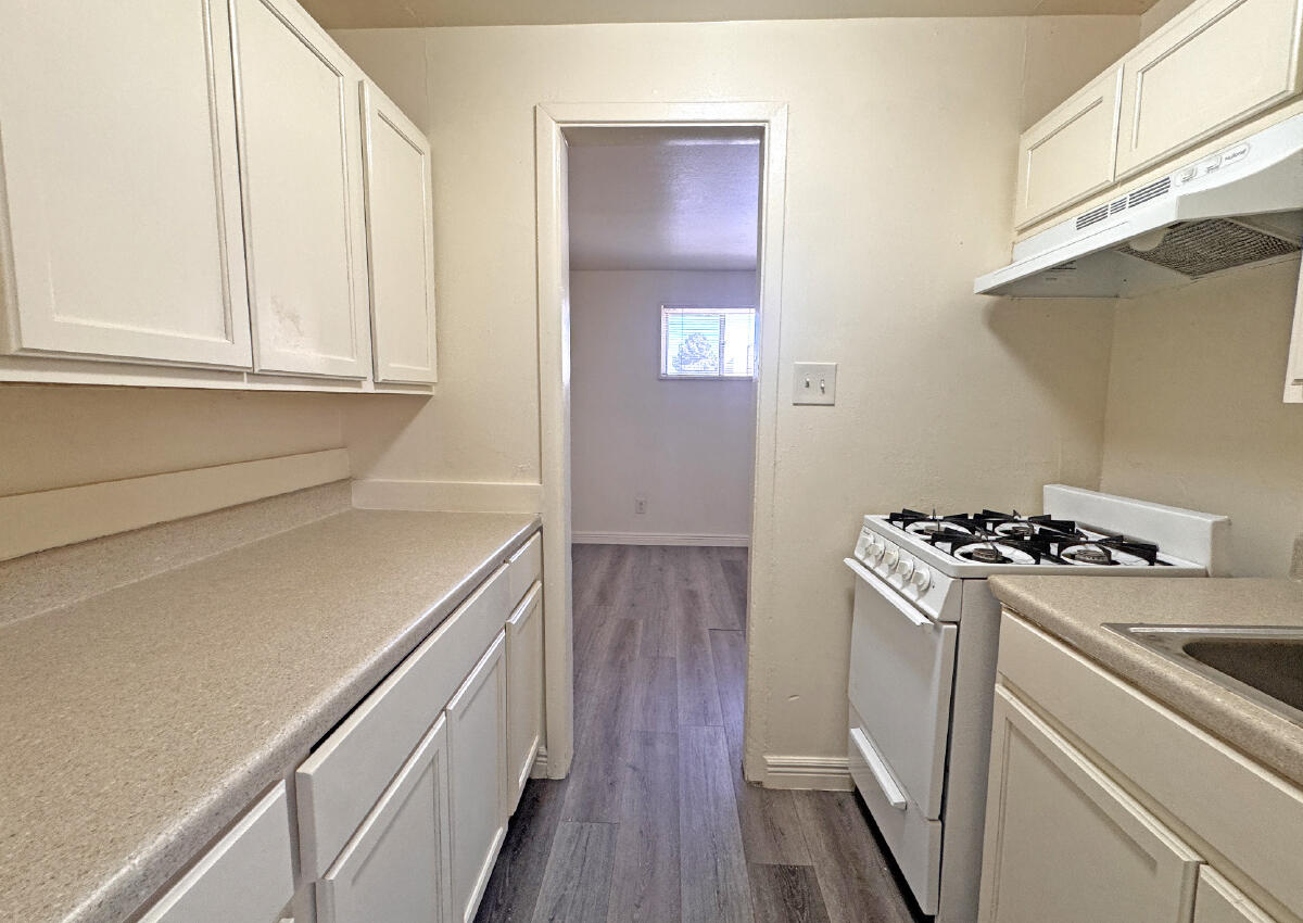 1008 Alvarado Drive SE