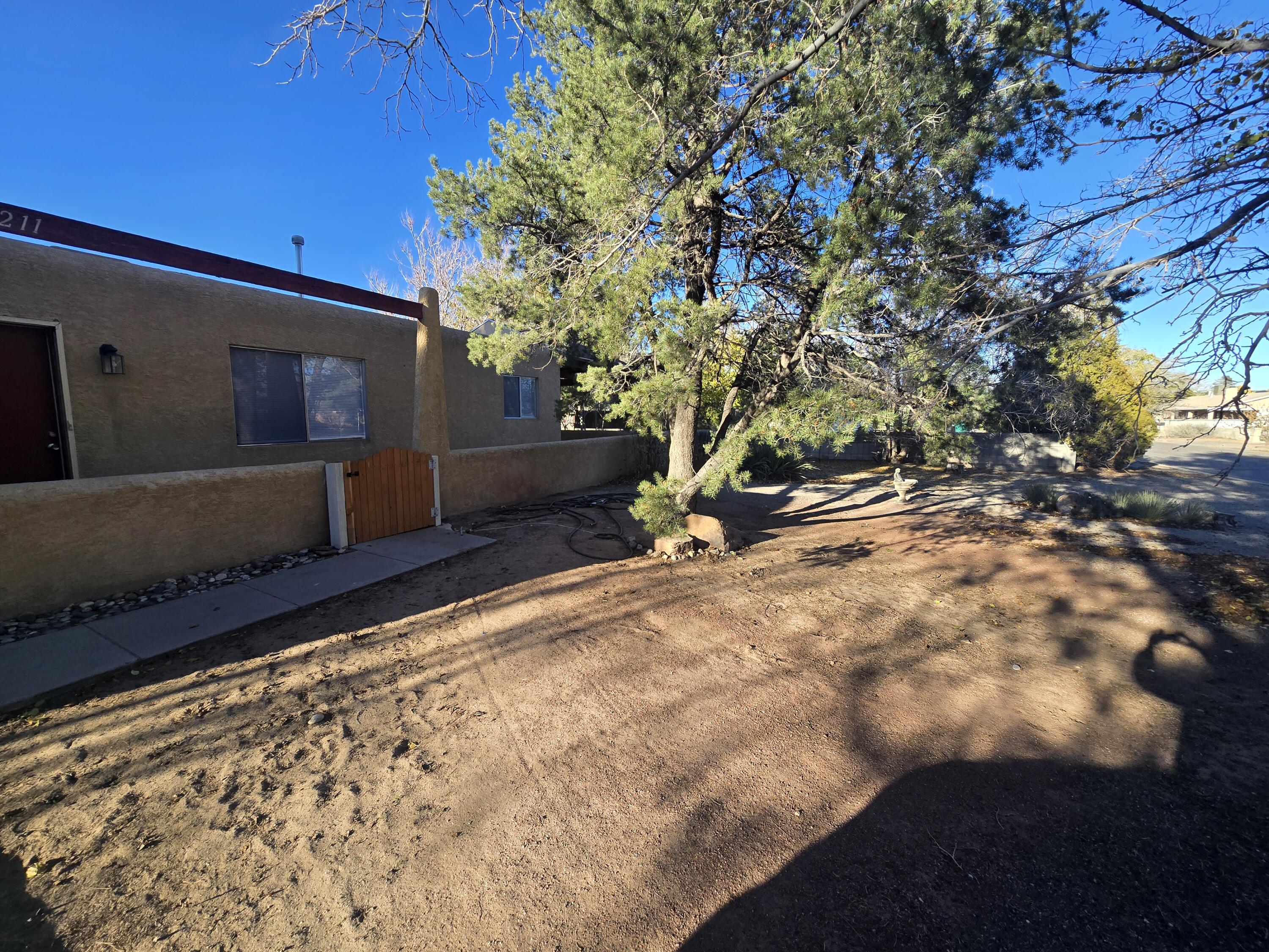 2211 Leonard Street SE