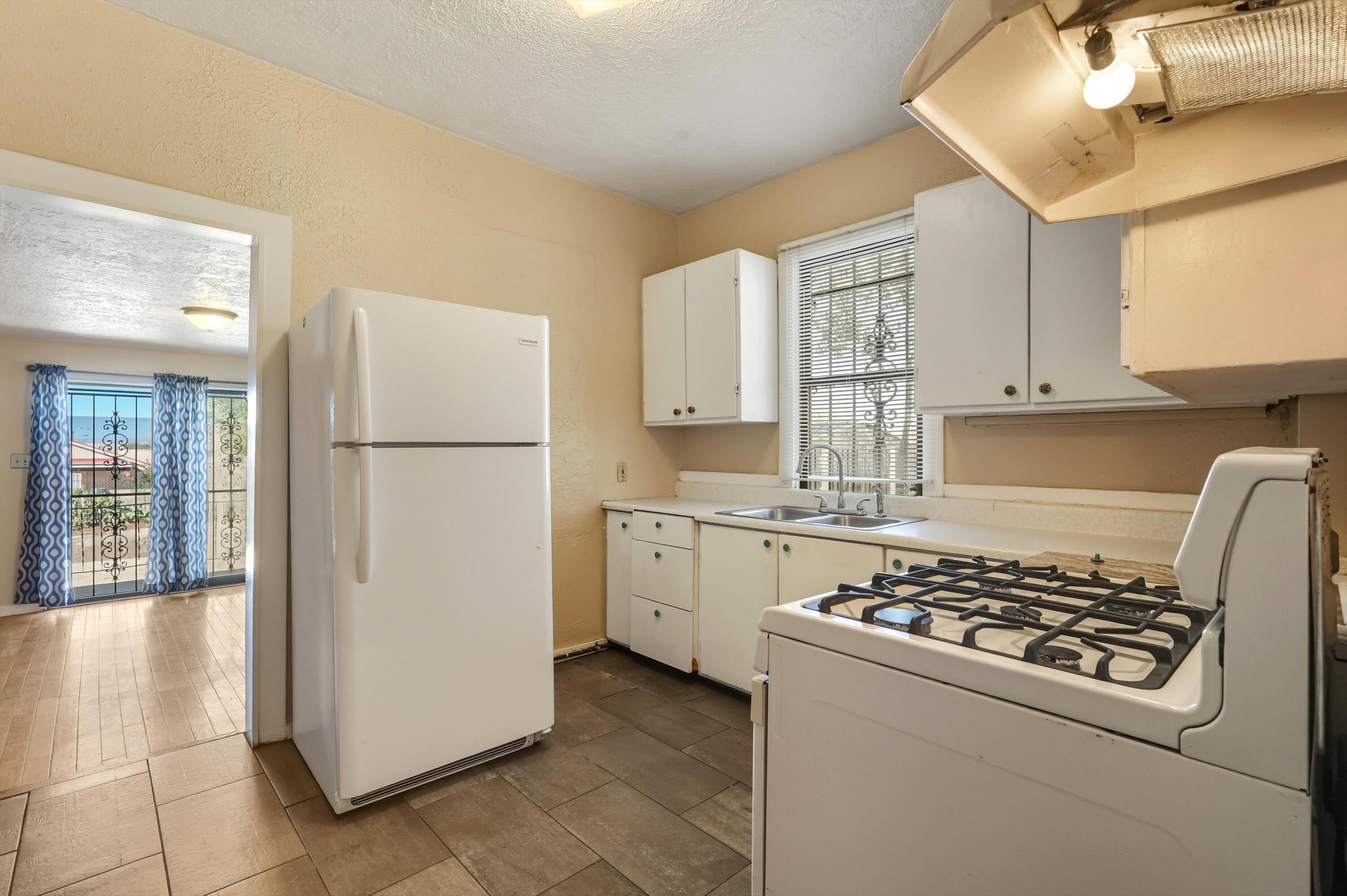 1311 EDITH Boulevard SE