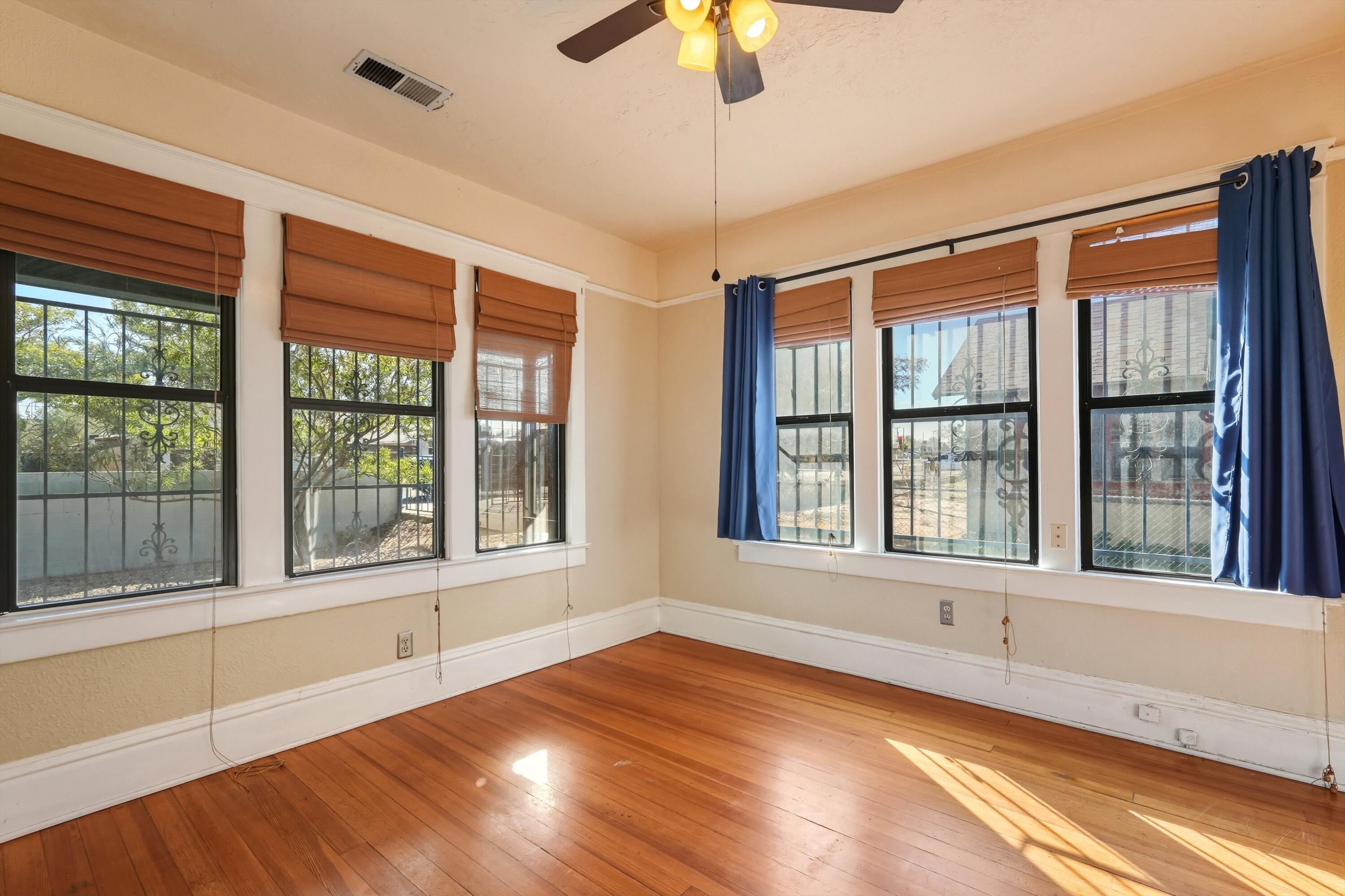 1311 EDITH Boulevard SE