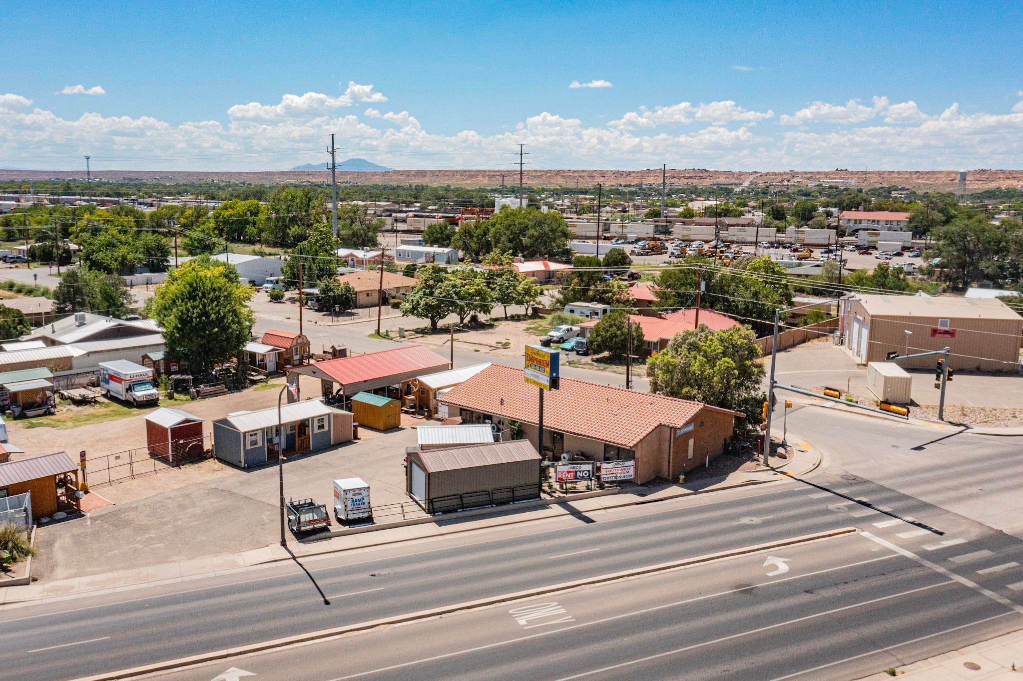 301 E REINKEN Avenue
