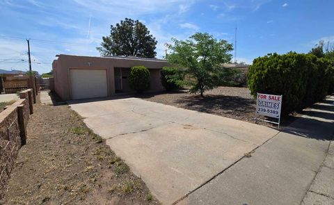 Photo of 508 Arizona Street SE, Albuquerque, NM 87108 (MLS # 1103440)