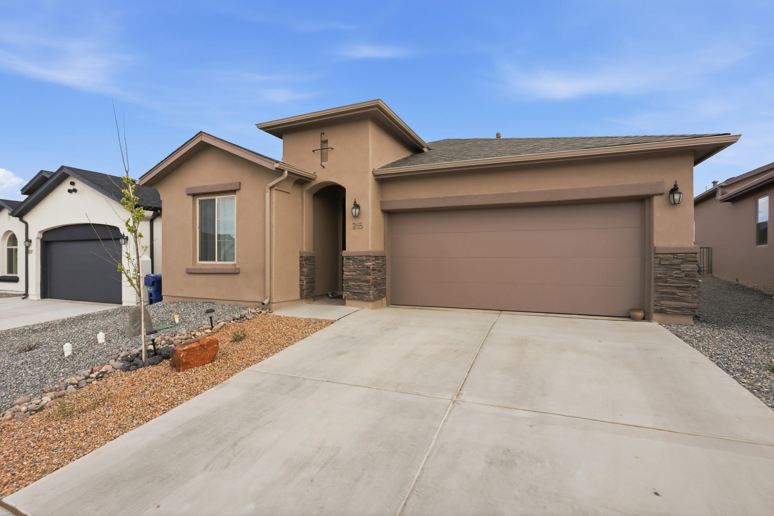 215 Needle Avenue SW