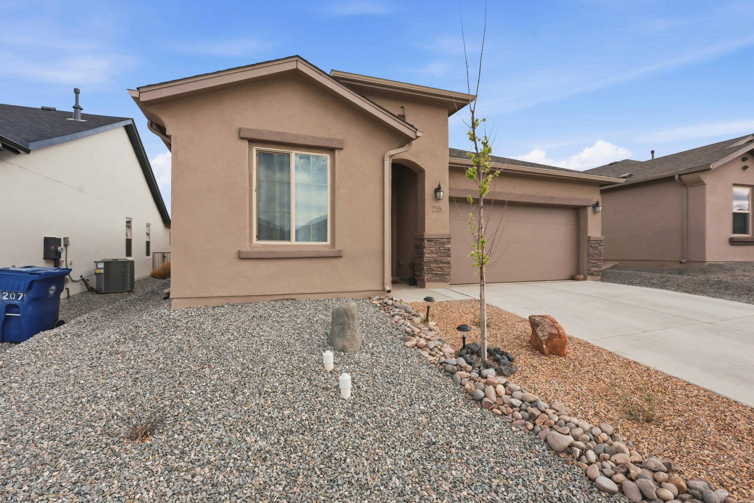 215 Needle Avenue SW