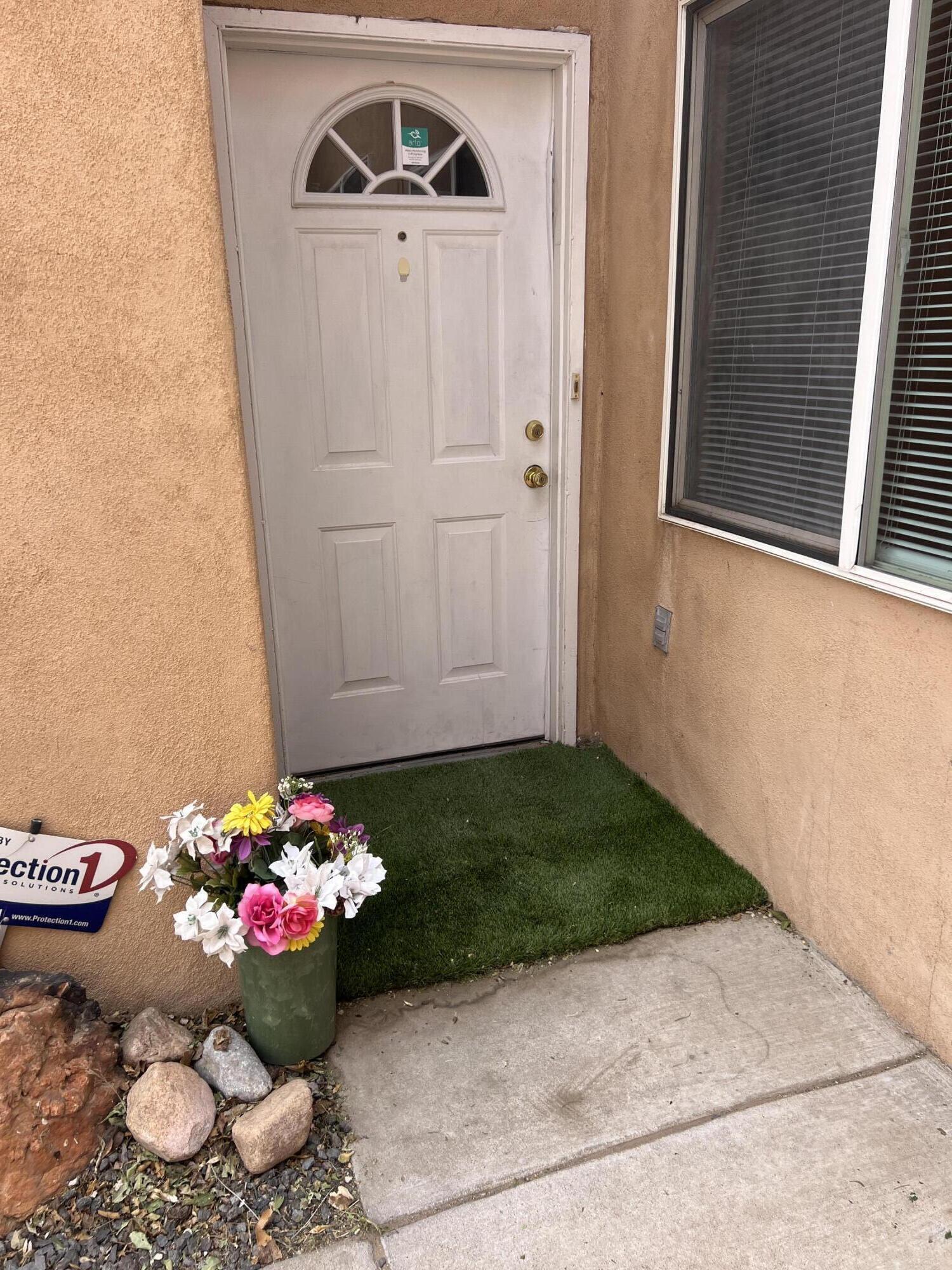 621 Desert Drive SW