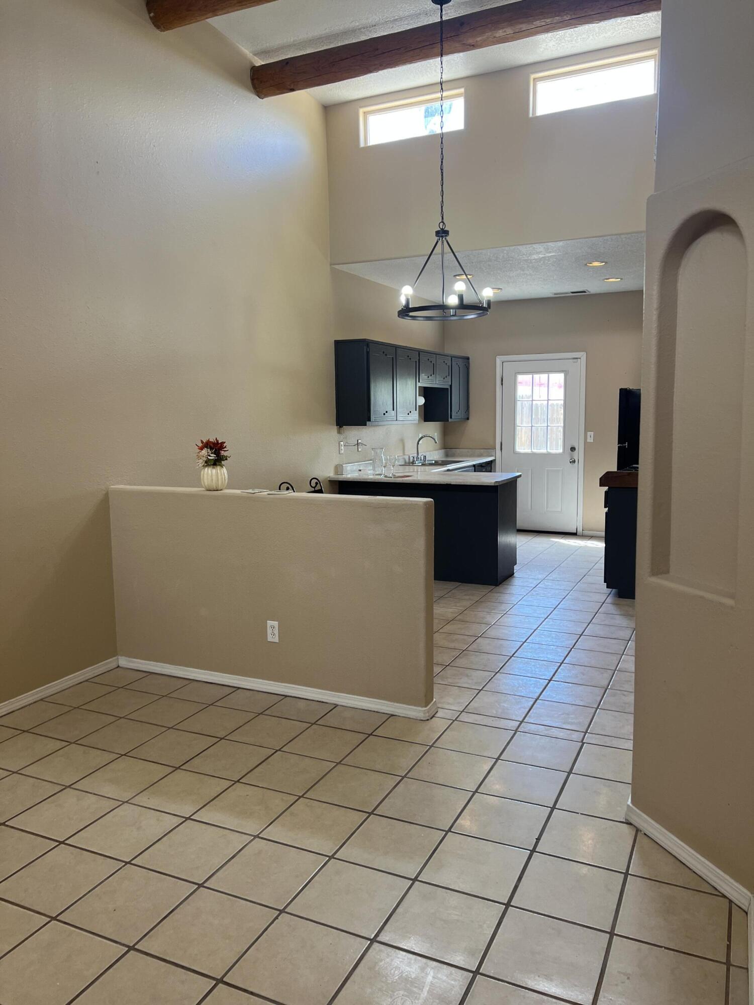 621 Desert Drive SW
