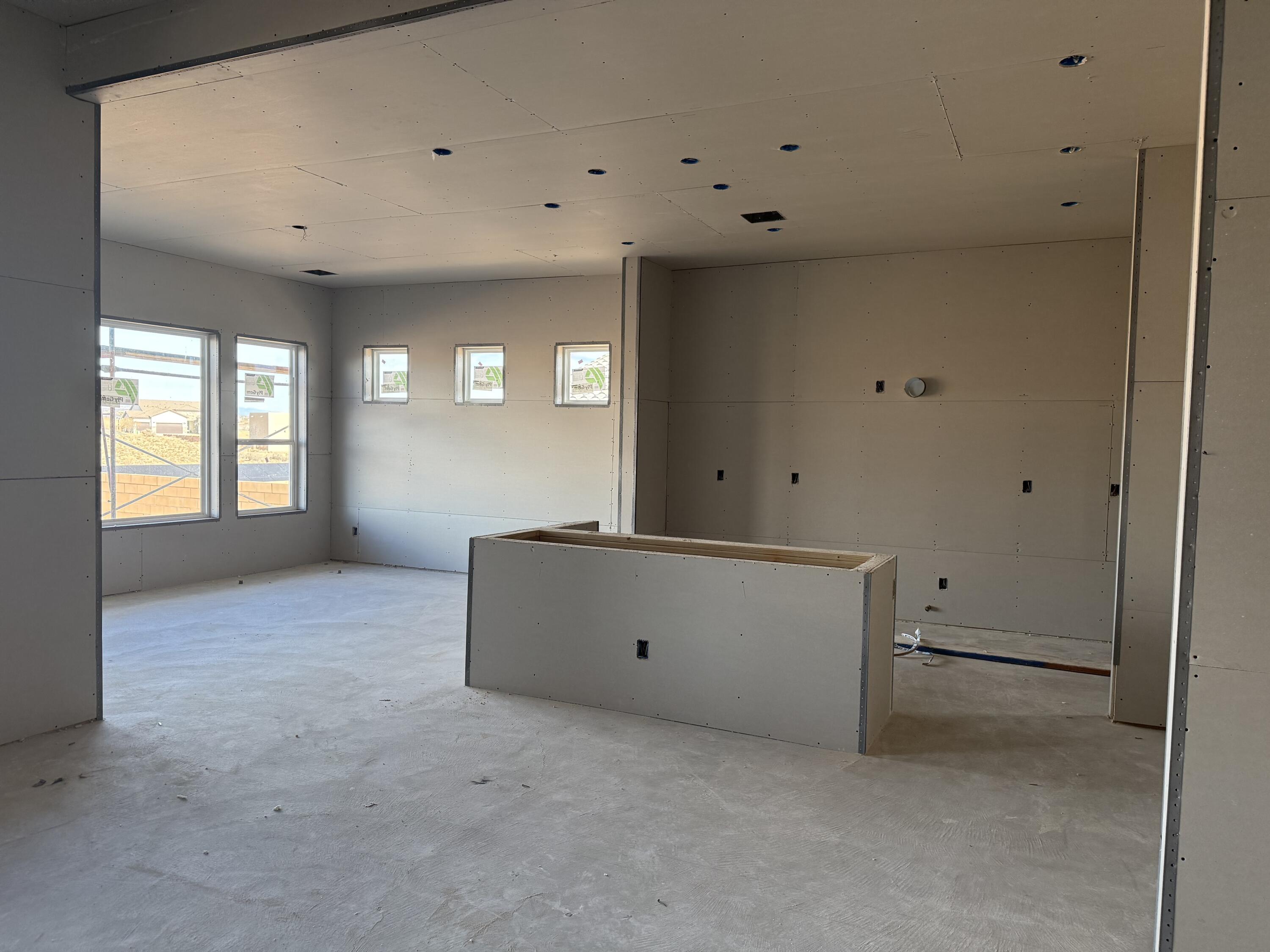 6621 Icarian Road NE