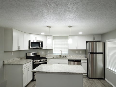 Homes For Sale - 4916 Moore Circle<br/> Los Lunas, NM 87031