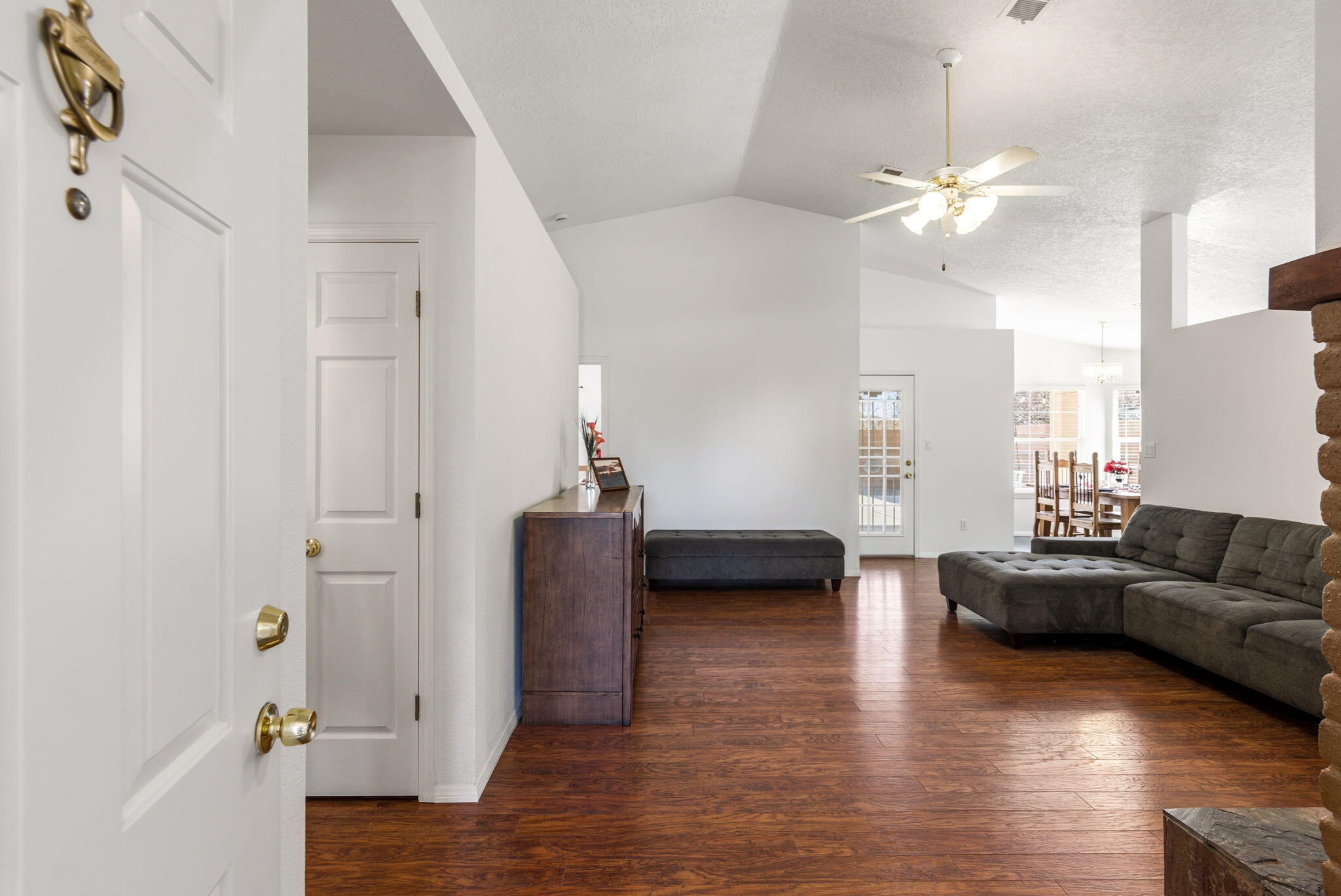 9604 Palomita Court NW